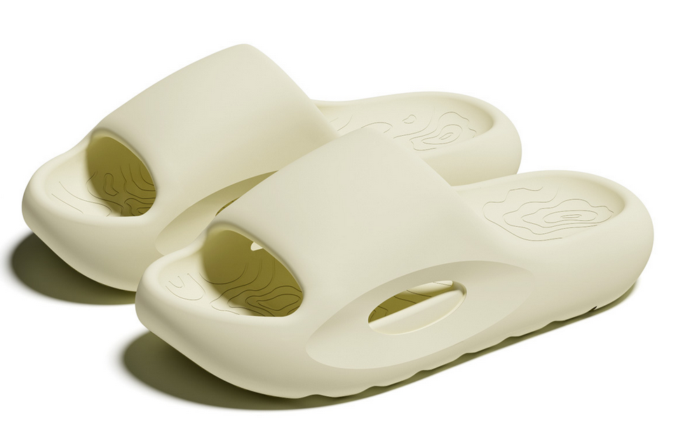 Summer slippers with "feeling of stepping on shit"